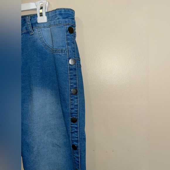 Plus size Light wash bell bottoms/wide flare, metal button detail down the leg - Picture 3 of 16